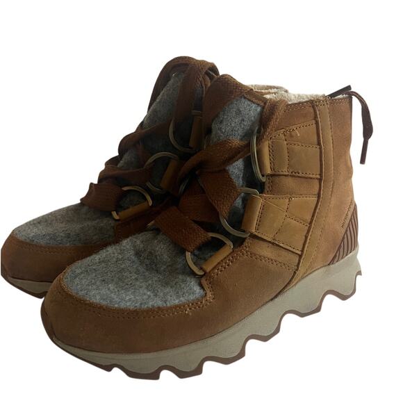 Sorel Kinectic short lace boot size 7.5 - Picture 1 of 9
